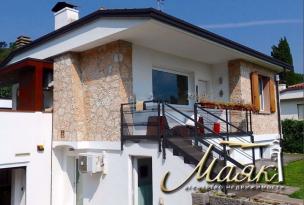 Вилла на озере Гарда.