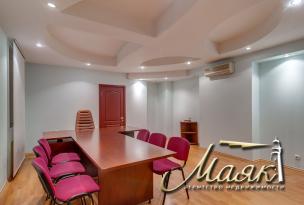 Предлагается к продаже отдельно стоящее здание под офис.