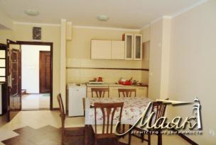 Предлагается к продаже двухкомнатная квартира с видом на Адриатическое море