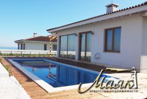 Предлагаем Вашему вниманию комплекс, расположенный в Лозенец, в непосредственной близости от популярного бутикового отеля “VILARTE” и комплекса “OasisResort &amp; Spa”