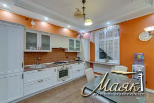 Двухуровневая квартира в ЖК "Ренессанс".