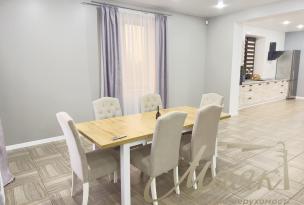 Продаж 2-поверхового будинку