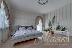 Будинок у центрі міста.