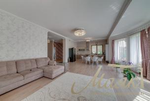 Будинок у центрі міста.