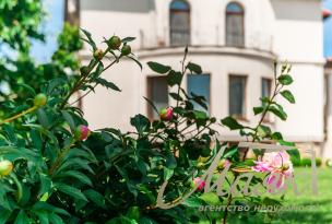 Будинок у центрі міста.