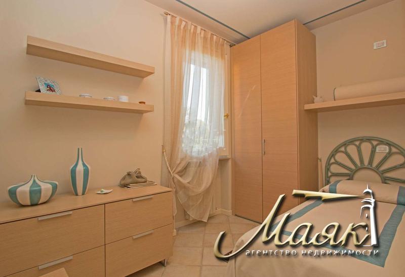 Вилла с бассейном.