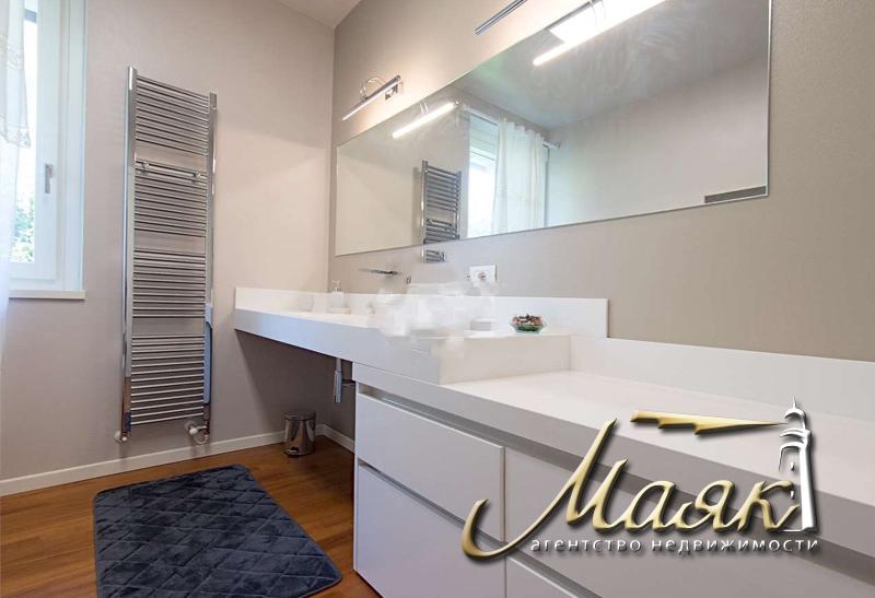 Вилла в тихом жилом районе.