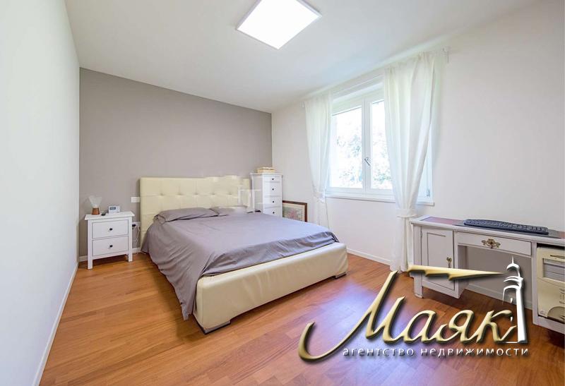 Вилла в тихом жилом районе.