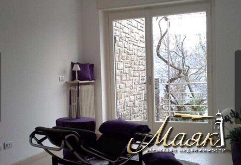 Вилла на берегу озера Маджоре.