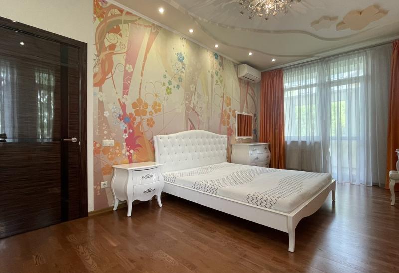 Квартира в элитном комплексе  на Великом лугу.