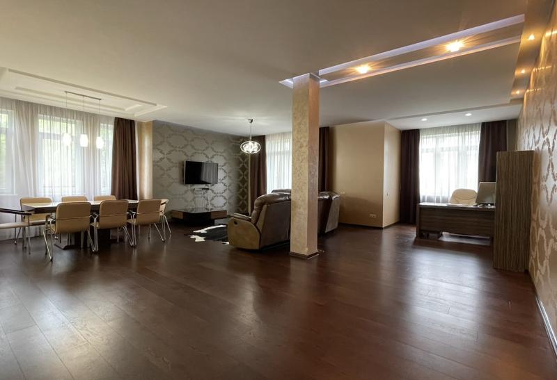 Квартира в элитном комплексе  на Великом лугу.