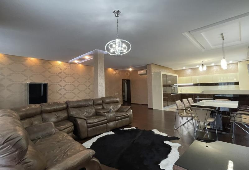 Квартира в элитном комплексе  на Великом лугу.