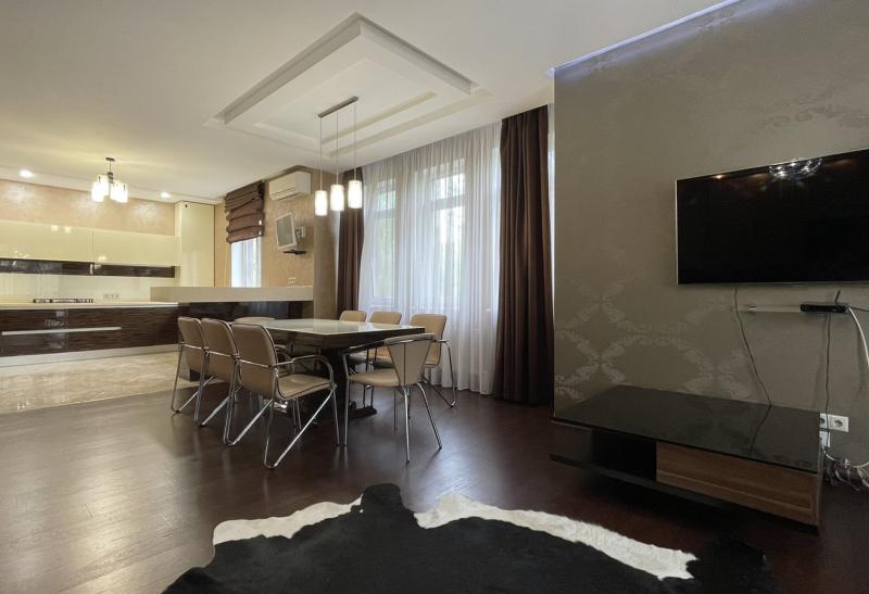 Квартира в элитном комплексе  на Великом лугу.