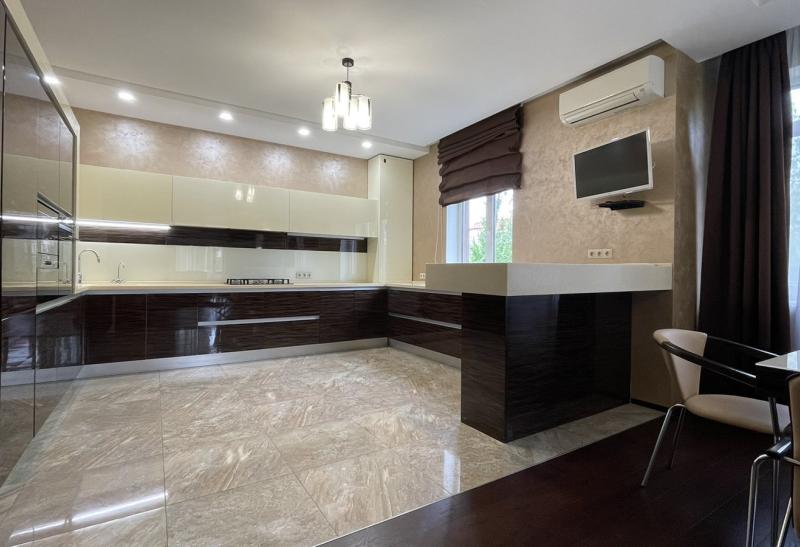 Квартира в элитном комплексе  на Великом лугу.