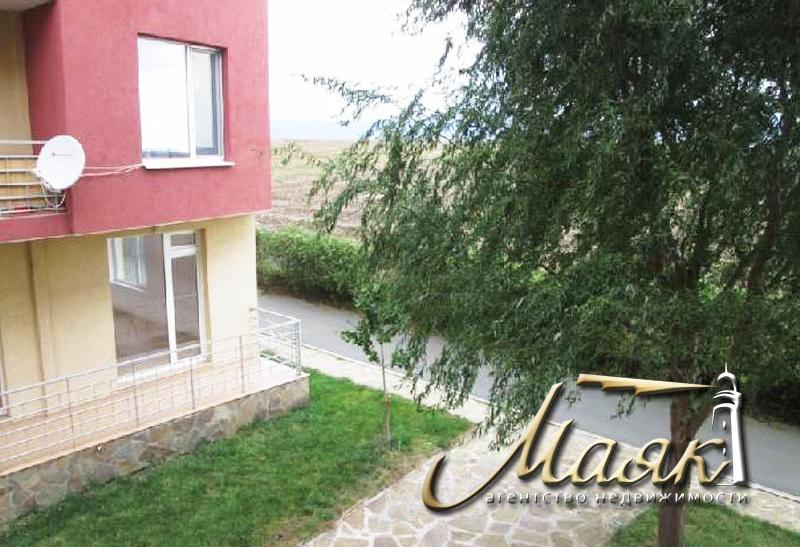 Предлагается к продаже уютная квартира-студия с видом на прекрасный сад