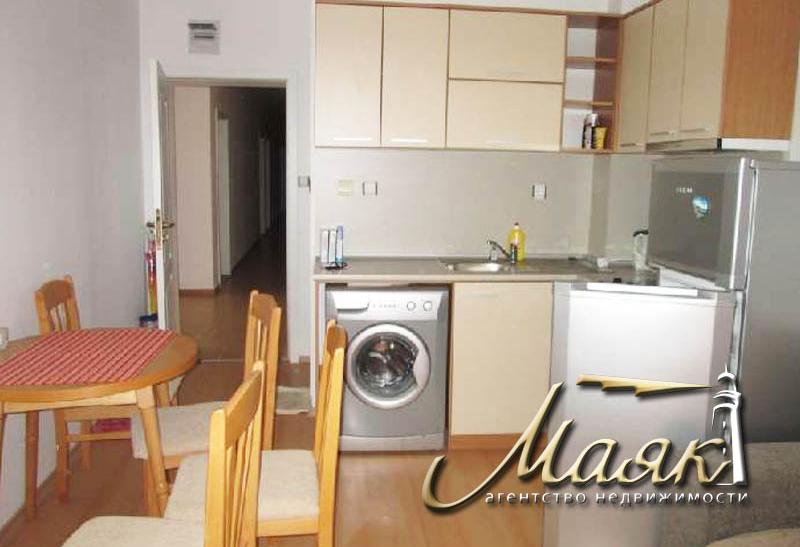 Предлагается к продаже уютная квартира-студия с видом на прекрасный сад