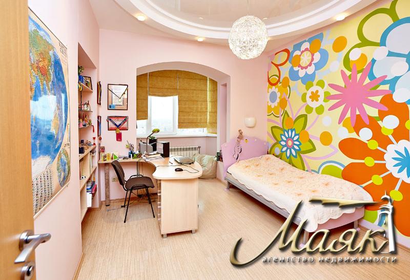 Шикарная 2х уровневая квартира в новострое в Александровском районе.