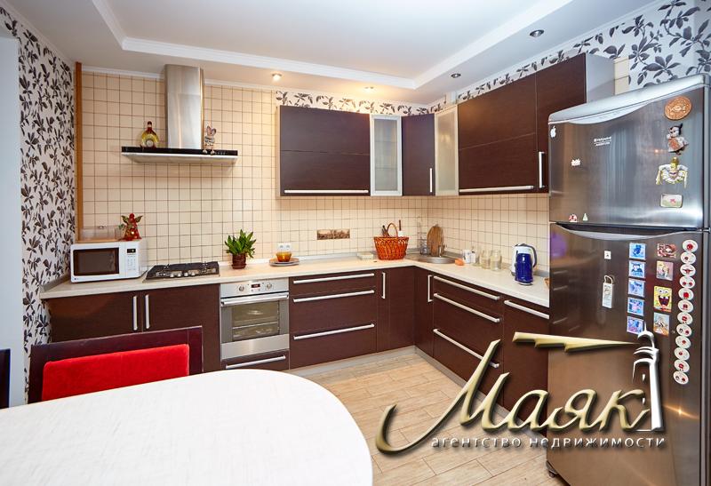 Предлагается к продаже 3-х комнатная квартира.