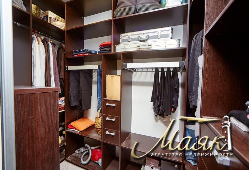 Предлагается к продаже 3-х комнатная квартира.