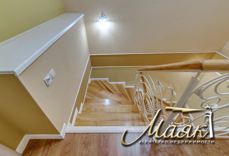 Двухуровневая квартира в ЖК "Ренессанс".