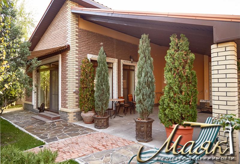 Одноэтажный дом на Великом Лугу.