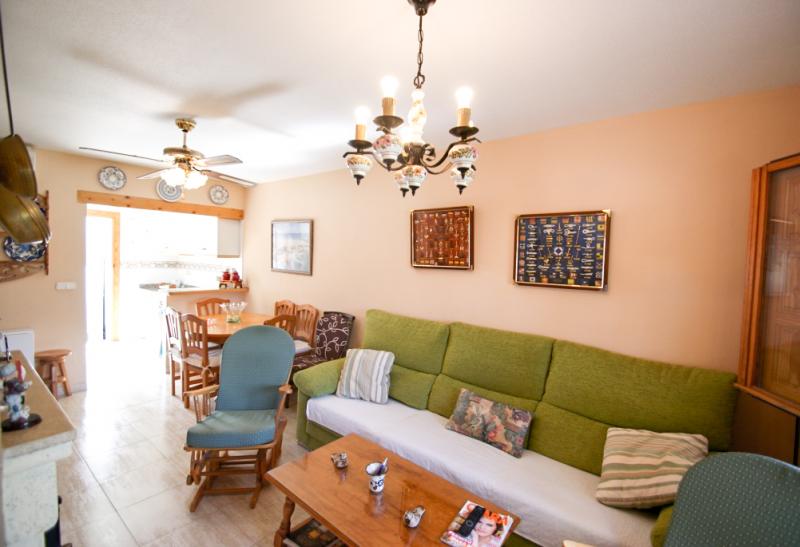 В продаже смежный дом в престижном месте – Торре де ла Орадада (побережье Ориуэла – Коста Бланка)