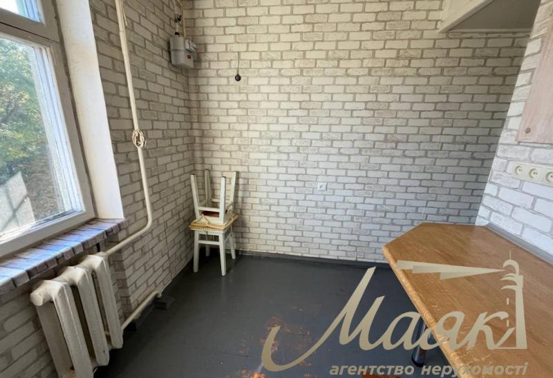 продам 2-к.кв.Правий берег,вул.Щаслива,Правобереж.ринок