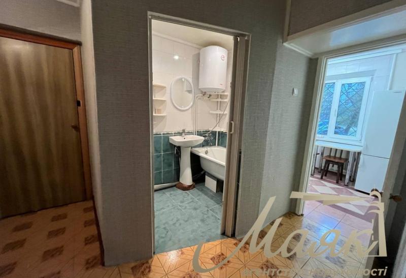 продам 2-к.кв.Осипенковский мкрн. ул. Зестафонская