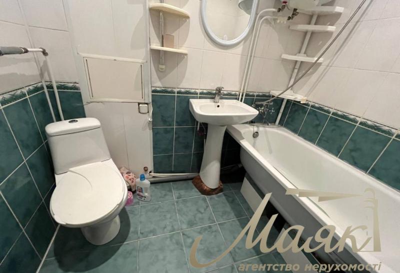 продам 2-к.кв.Осипенковский мкрн. ул. Зестафонская