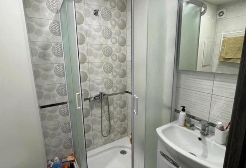 продам 2-к.квартиру .4/12