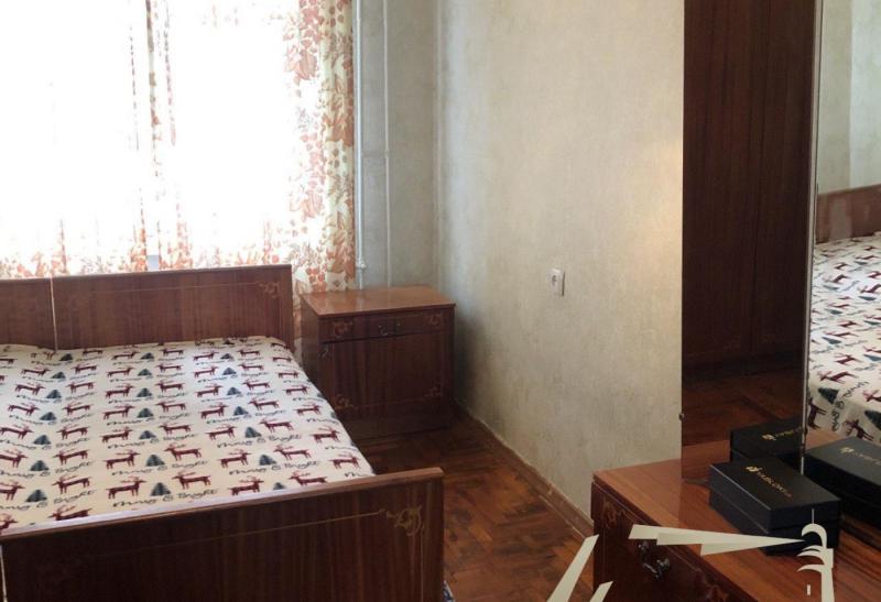 продам 2-к.кв.Правий берег,вул.Щаслива,Правобереж.ринок