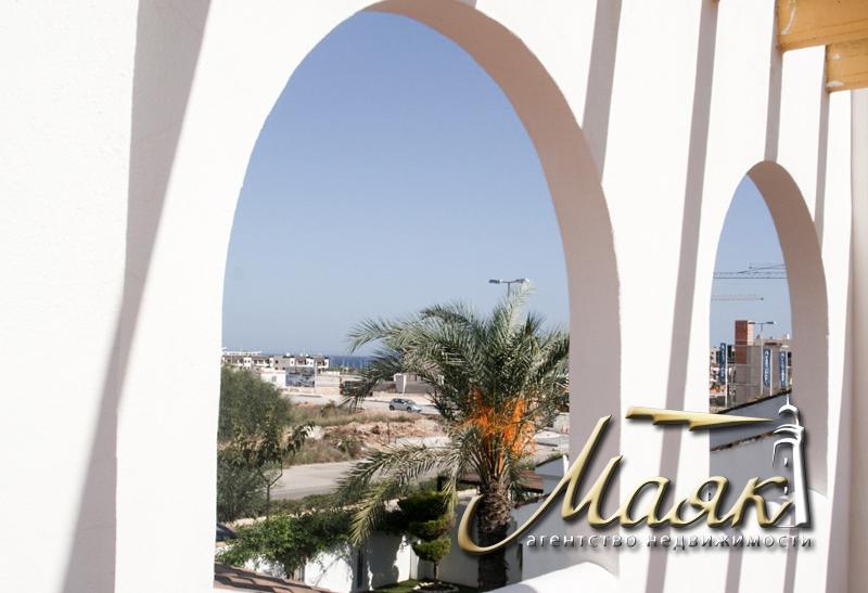 В продаже смежный дом в престижном месте – Торре де ла Орадада (побережье Ориуэла – Коста Бланка)