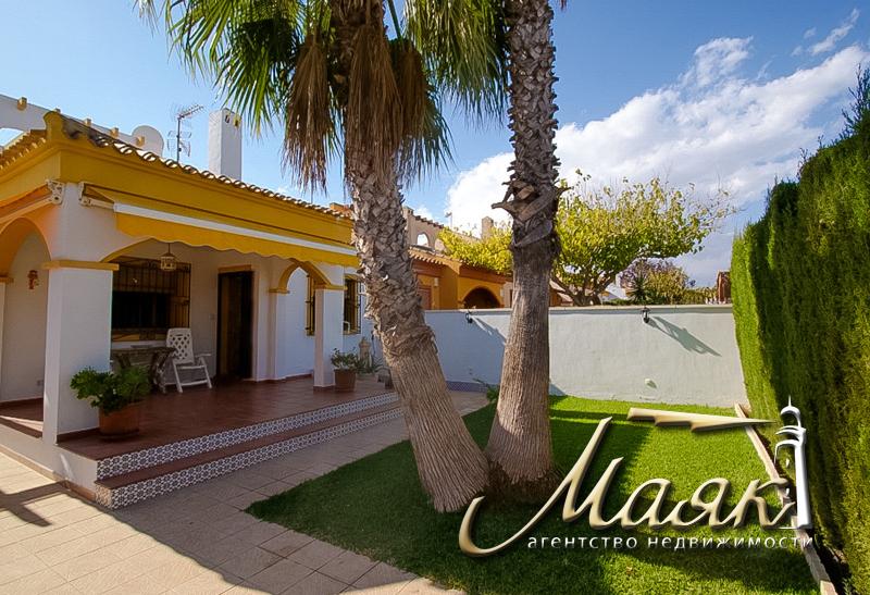 В продаже смежный дом в престижном месте – Торре де ла Орадада (побережье Ориуэла – Коста Бланка)