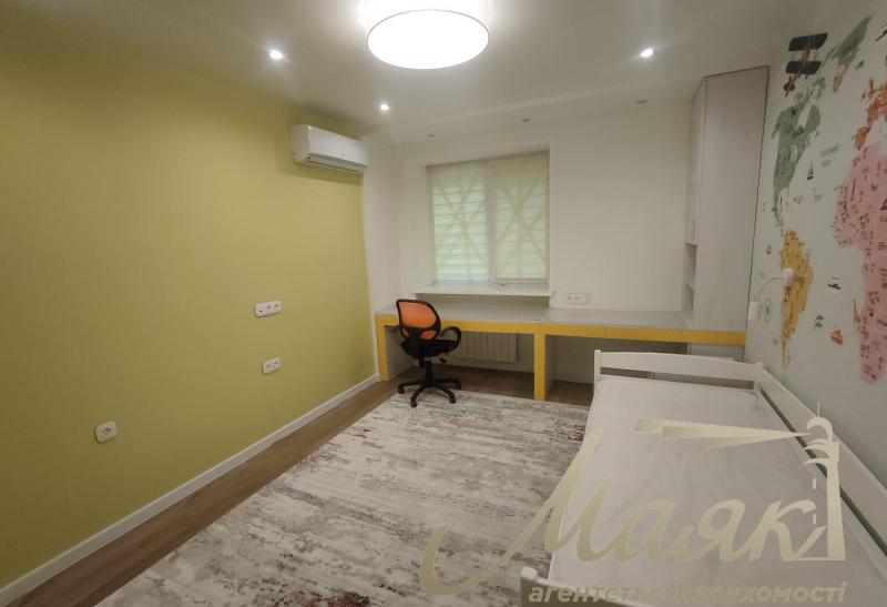 Аренда 4к.квартиры в ЖК Александровский 1