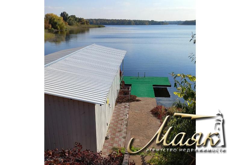 Купить дом на берегу Днепра в Запорожье, с Приднепровское.