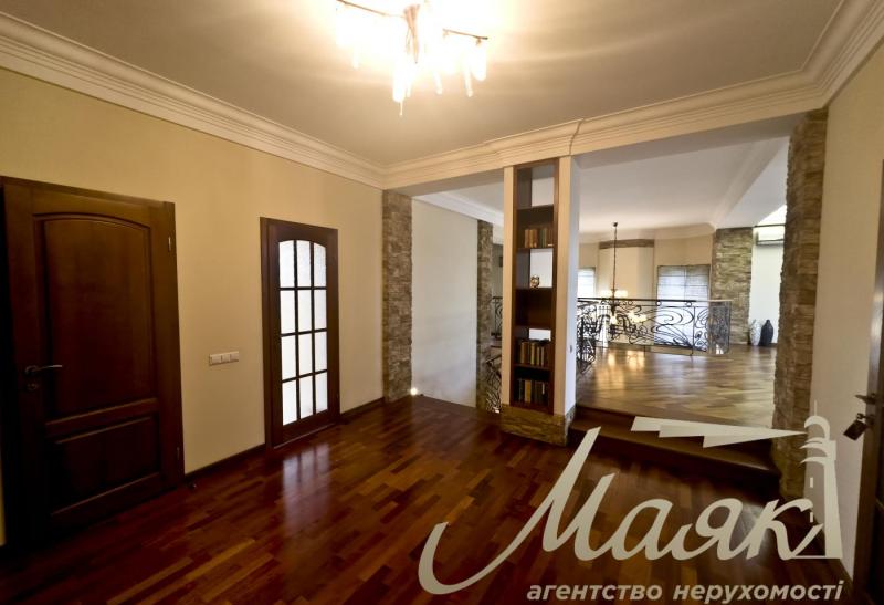 Продаж елітного 2-поверхового будинку 