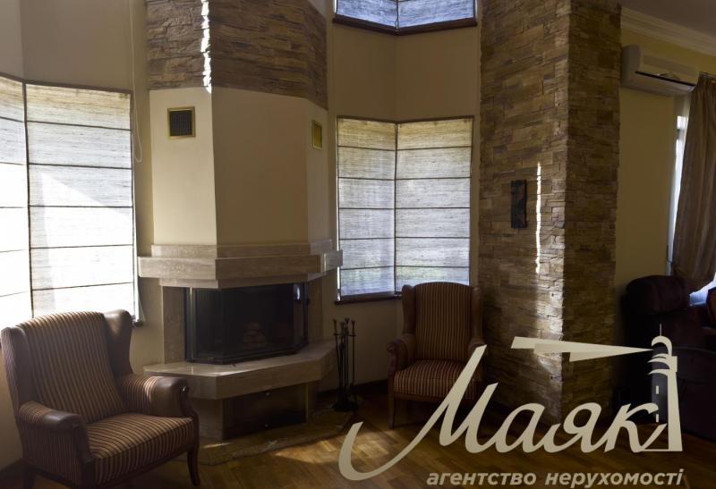 Продаж елітного 2-поверхового будинку 