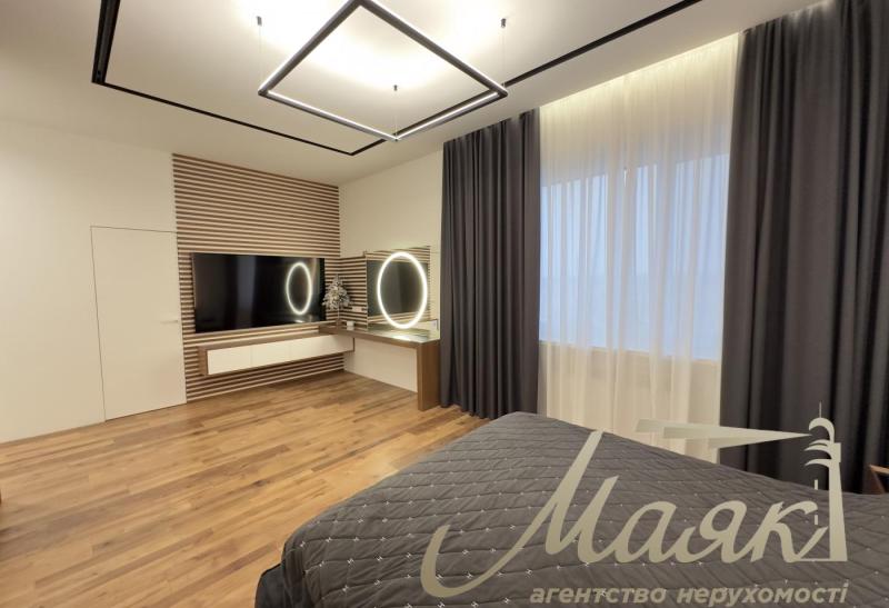 Продаж 2-поверхового будинку 