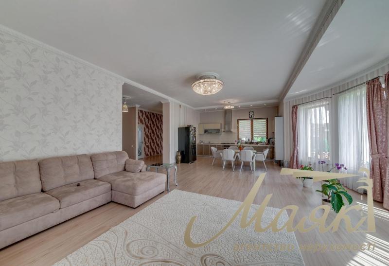 Будинок у центрі міста.